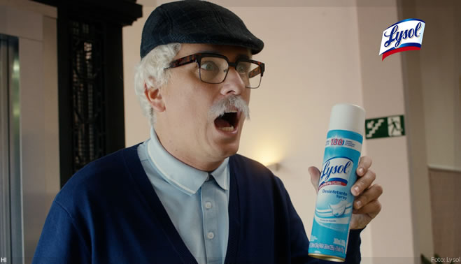 Com Rafael Portugal, campanha destaca uso de Lysol para o novo normal