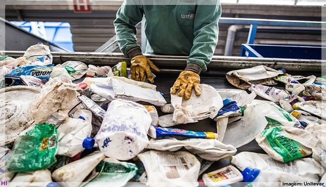 Unilever antecipa meta de uso de plástico reciclado no Brasil